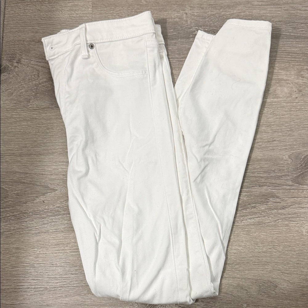 Abercrombie & Fitch Women's High Rise “The Jean Legging” White Jeans